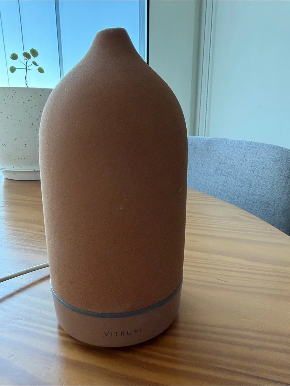 Vitruvi Aroma Diffuser in Warm Brown - Textured Ceramic Finish